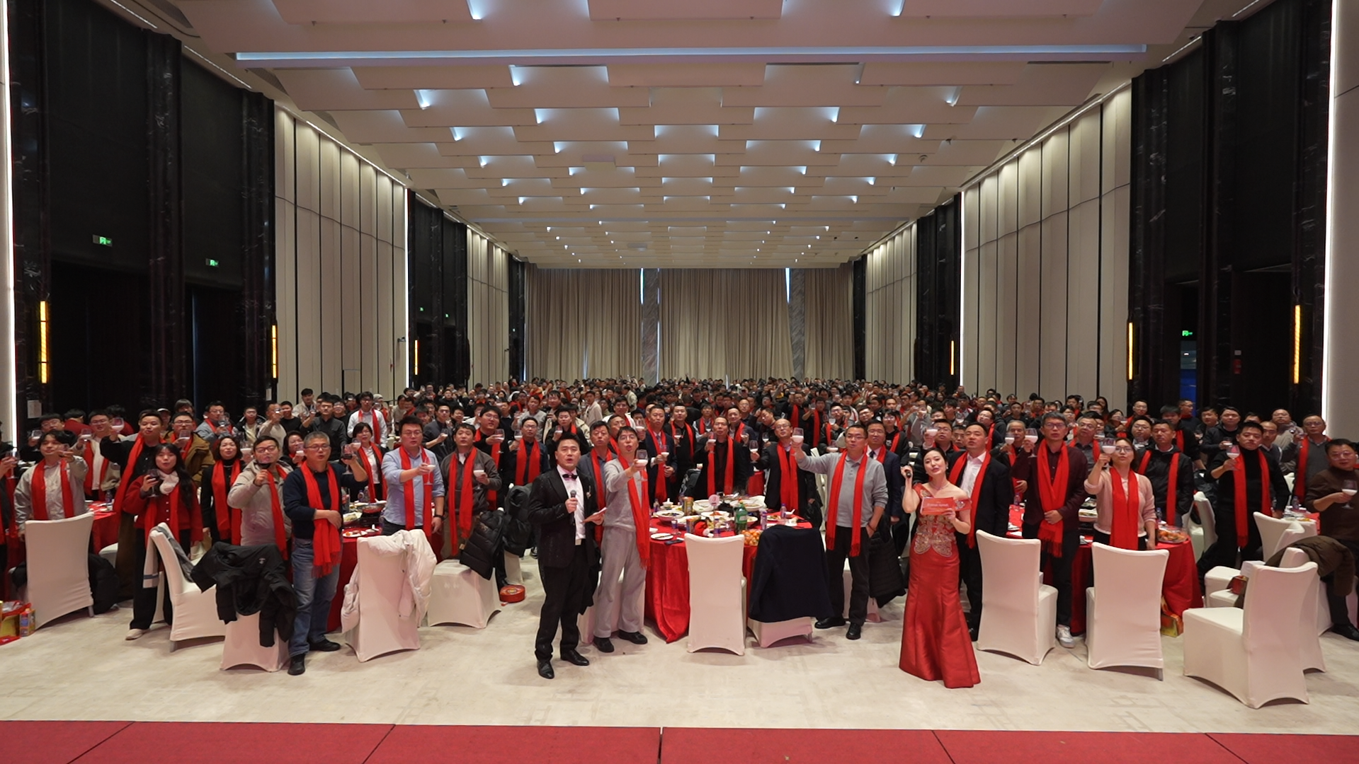 聚力拓疆・骏启新程｜开目公司2026新春年会暨颁奖典礼圆满举行